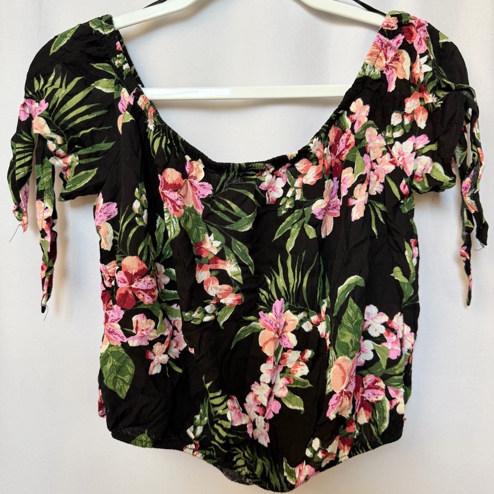 NWT Ambiance Black Floral Off-Shoulder Tie-Sleeve Crop Top, Medium - Picture 6 of 7